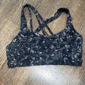 Lululemon Sports Bra, size 6